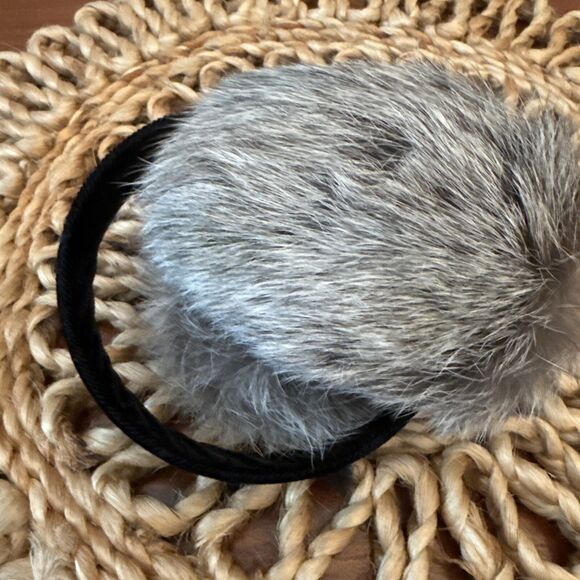 WOMENS VINTAGE GENUINE FUR EARMUFFS on VELVET HEADBAND - Picture 2 of 6
